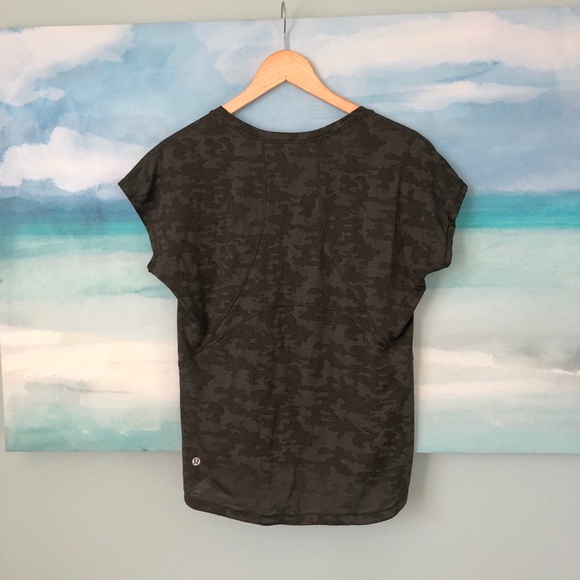 Lululemon Miles Ahead Short Sleeve Deep Camo - Picture 6 of 7